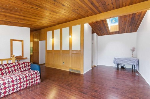 4008 36 Street Nw, Calgary, AB - Indoor Photo Showing Other Room