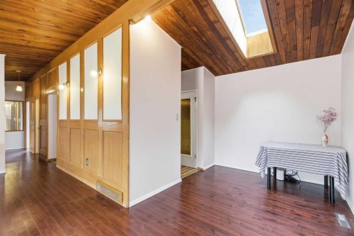 4008 36 Street Nw, Calgary, AB - Indoor Photo Showing Other Room