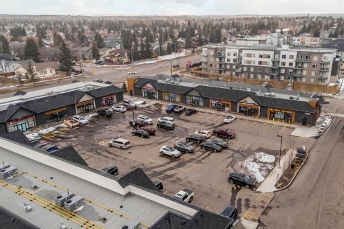101-200 Shawnee Square Sw, Calgary, AB -  With View