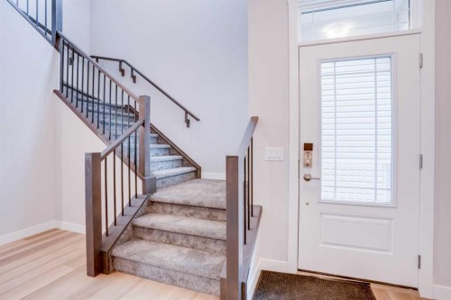 77 Calhoun Crescent Ne, Calgary, AB - Indoor Photo Showing Other Room