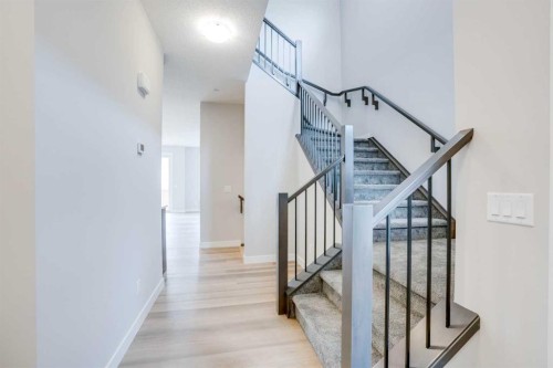 77 Calhoun Crescent Ne, Calgary, AB - Indoor Photo Showing Other Room