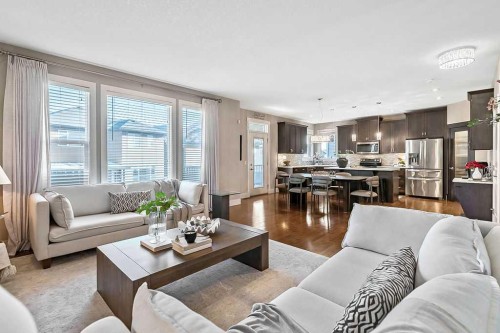 112 Kinniburgh Close  Chestermere, AB T1X 0R8