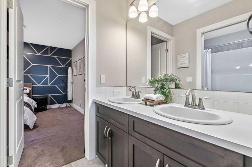 112 Kinniburgh Close, Chestermere, AB - Indoor Photo Showing Bathroom