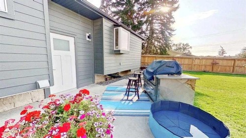 1423 18 Street Ne, Calgary, AB - Outdoor With Exterior