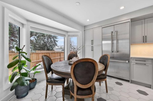 1423 18 Street Ne, Calgary, AB - Indoor Photo Showing Dining Room