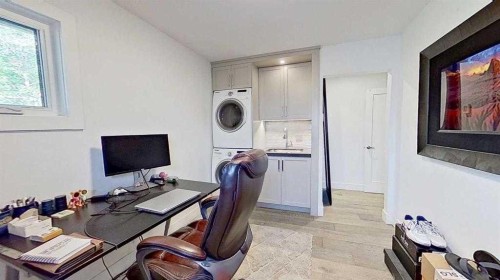 1423 18 Street Ne, Calgary, AB - Indoor Photo Showing Office