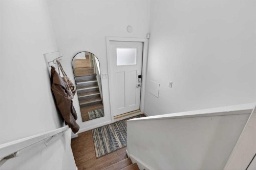 1423 18 Street Ne, Calgary, AB - Indoor Photo Showing Other Room