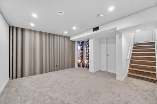 1423 18 Street Ne, Calgary, AB - Indoor Photo Showing Other Room