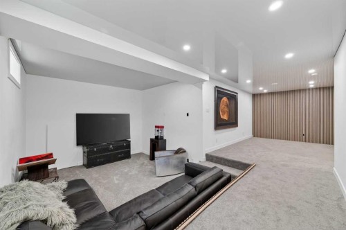 1423 18 Street Ne, Calgary, AB - Indoor