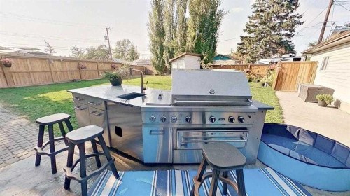 1423 18 Street Ne, Calgary, AB - Outdoor