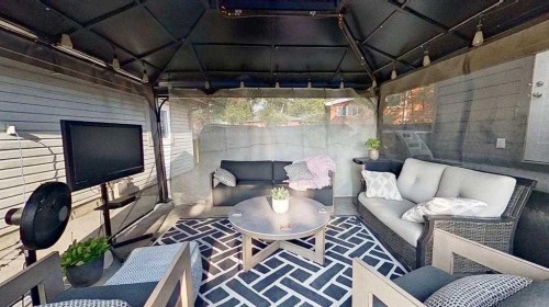 1423 18 Street Ne, Calgary, AB - Outdoor With Deck Patio Veranda With Exterior