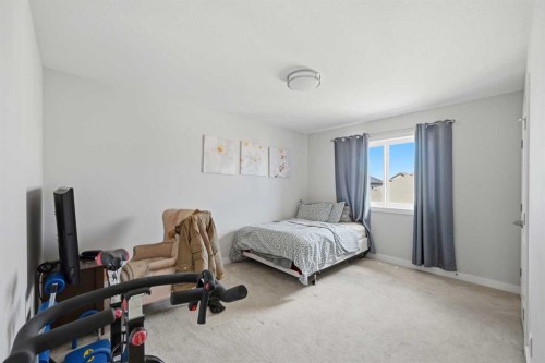 82 Legacy Glen Terrace Se, Calgary, AB - Indoor Photo Showing Bedroom