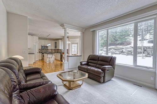 253 Patterson Boulevard Sw, Calgary, AB - Indoor Photo Showing Living Room