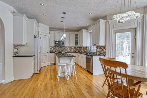 253 Patterson Boulevard Sw, Calgary, AB - Indoor