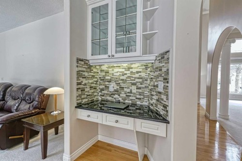 253 Patterson Boulevard Sw, Calgary, AB - Indoor Photo Showing Other Room