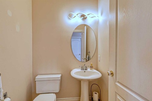 253 Patterson Boulevard Sw, Calgary, AB - Indoor Photo Showing Bathroom