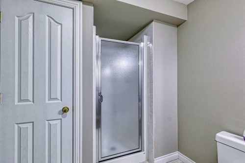 253 Patterson Boulevard Sw, Calgary, AB - Indoor Photo Showing Bathroom