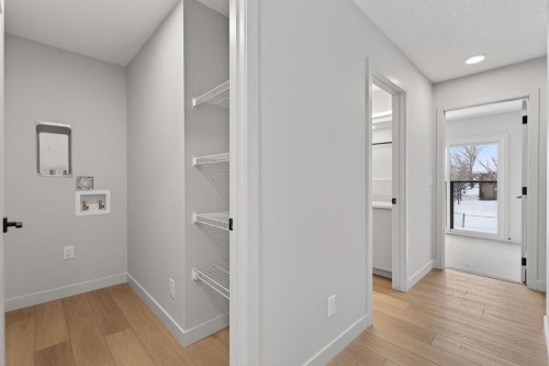 645 53 Avenue Sw, Calgary, AB - Indoor Photo Showing Other Room