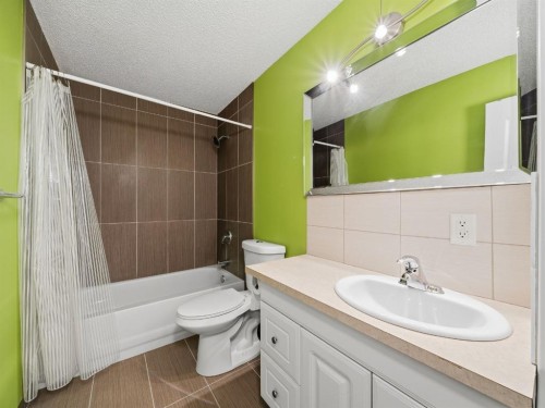 247 Hidden Valley Place Nw, Calgary, AB - Indoor Photo Showing Bathroom