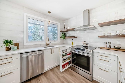60 Point Drive Nw, Calgary, AB - Indoor Photo Showing Kitchen