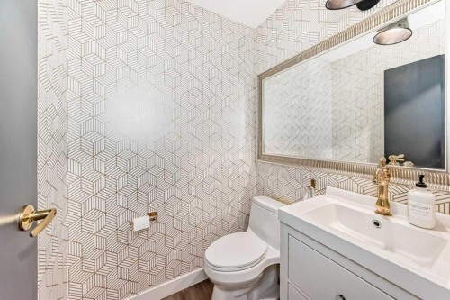 60 Point Drive Nw, Calgary, AB - Indoor Photo Showing Bathroom