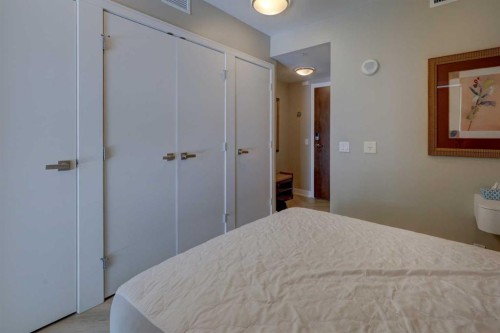 246-222 Riverfront Avenue Sw, Calgary, AB - Indoor Photo Showing Bedroom