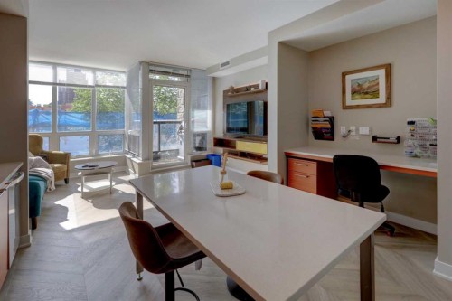246-222 Riverfront Avenue Sw, Calgary, AB - Indoor Photo Showing Other Room