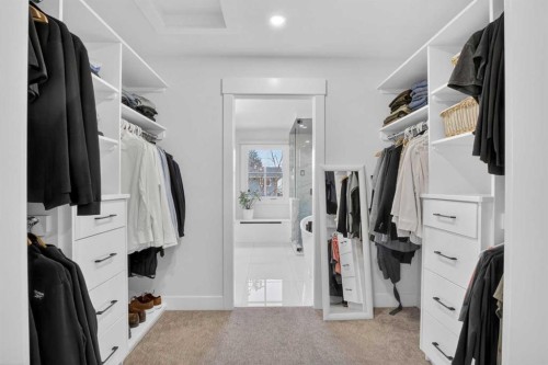 648 Willingdon Boulevard Se, Calgary, AB - Indoor With Storage