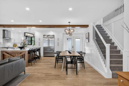 648 Willingdon Boulevard Se, Calgary, AB - Indoor Photo Showing Dining Room