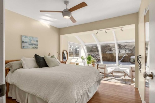 2507 Chicoutimi Drive Nw, Calgary, AB - Indoor Photo Showing Bedroom