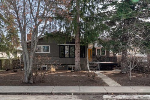 2507 Chicoutimi Drive Nw, Calgary, AB - Outdoor