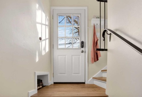 2507 Chicoutimi Drive Nw, Calgary, AB - Indoor Photo Showing Other Room