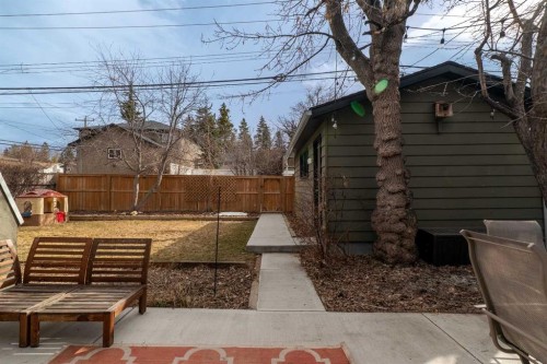 2507 Chicoutimi Drive Nw, Calgary, AB - Outdoor