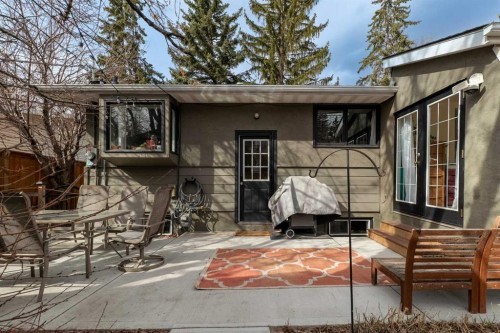 2507 Chicoutimi Drive Nw, Calgary, AB - Outdoor