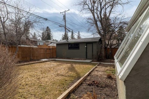 2507 Chicoutimi Drive Nw, Calgary, AB - Outdoor