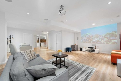 99 Evansglen Circle Nw, Calgary, AB - Indoor Photo Showing Living Room