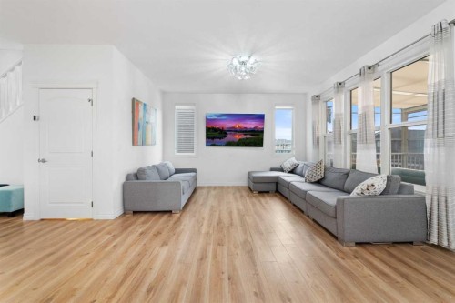 99 Evansglen Circle Nw, Calgary, AB - Indoor Photo Showing Living Room