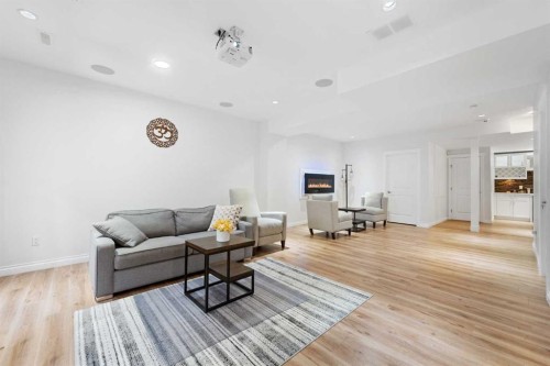 99 Evansglen Circle Nw, Calgary, AB - Indoor Photo Showing Living Room