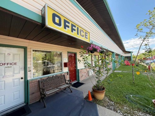 703 9 Highway South, Drumheller, AB 