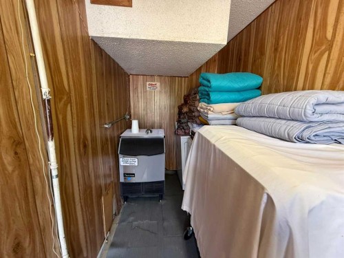 703 9 Highway South, Drumheller, AB 