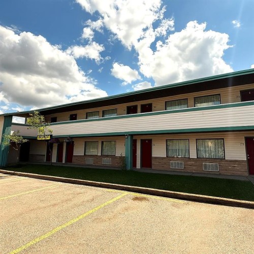 703 9 Highway South, Drumheller, AB 