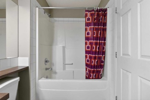 135 Copperstone Grove Se, Calgary, AB - Indoor Photo Showing Bathroom