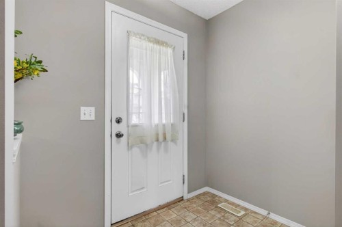 135 Copperstone Grove Se, Calgary, AB - Indoor Photo Showing Other Room
