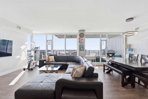 2704-510 6 Avenue Se, Calgary, AB - Indoor Photo Showing Living Room