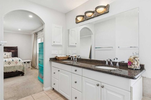 450 Wentworth Place Sw, Calgary, AB - Indoor Photo Showing Bathroom