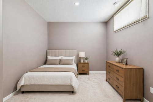 450 Wentworth Place Sw, Calgary, AB - Indoor Photo Showing Bedroom