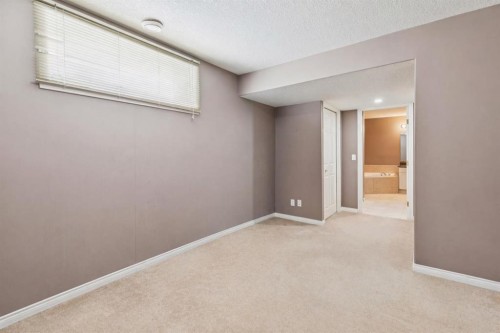 450 Wentworth Place Sw, Calgary, AB - Indoor Photo Showing Other Room
