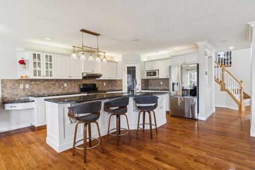 450 Wentworth Place Sw, Calgary, AB - Indoor Photo Showing Kitchen With Stainless Steel Kitchen With Upgraded Kitchen