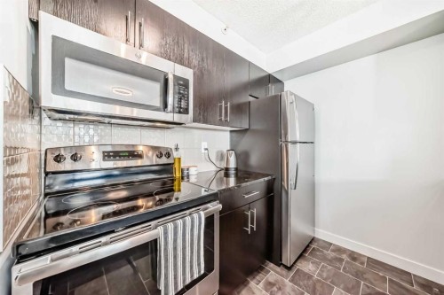 2411-81 Legacy Boulevard Se, Calgary, AB - Indoor Photo Showing Kitchen