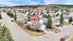 27 Bow Way Cochrane, AB T4C 1N1